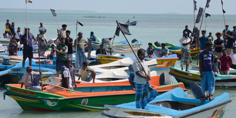 குறிகட்டுவான் கடற்பகுதியில் முன்னெடுக்கப்பட்ட போராட்டம்
