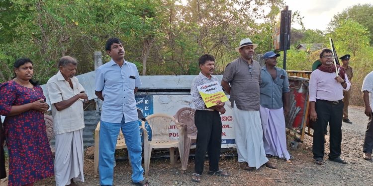 தையிட்டியில் காணிகளை  கையளிக்கக் கோரி போராட்டம் முன்னெடுப்பு