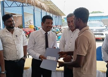 கிளிநொச்சியில்  34 வியாபாரிகளுக்கு கடைகள் கையளிப்பு