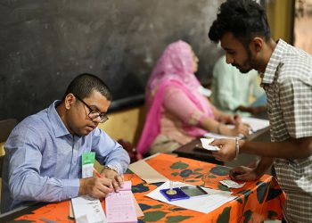வங்கதேசத்தில் வாக்கெடுப்பு மூலம் புதிய அதிபர் தேர்தல்