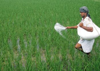 மத்திய பிரதேசத்தில் மானிய உரங்கள் விற்பனைக்கு திடீர் தடை: 82 லட்சம் விவசாயிகள் தவிப்பு!
