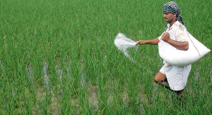 மத்திய பிரதேசத்தில் மானிய உரங்கள் விற்பனைக்கு திடீர் தடை: 82 லட்சம் விவசாயிகள் தவிப்பு!