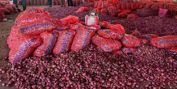 வெங்காய விலை உயர்வு : கிலோ ரூ.35-க்கு விற்க மத்திய அரசு நடவடிக்கை