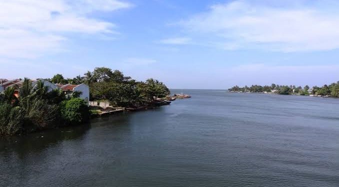 களனி கங்கையை அண்மித்த சில பகுதிகளுக்குப் பாரிய வெள்ள அபாய எச்சரிக்கை