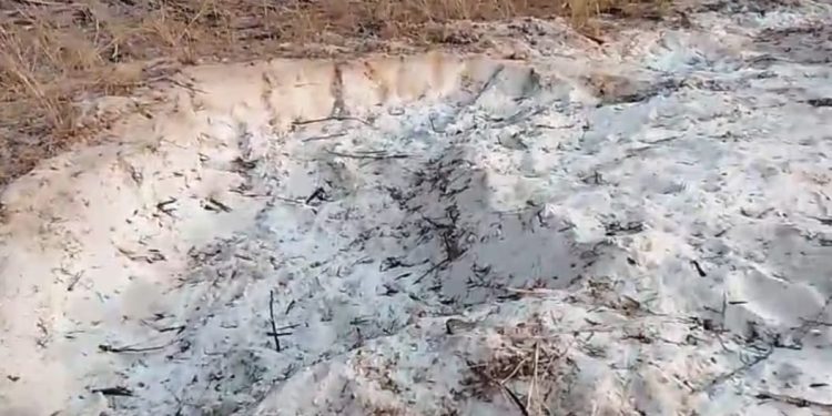 சட்டவிரோத மணல் அகழ்வினால் வயல் நிலங்களுக்கு சேதம் – விவசாயிகள் குற்றச்சாட்டு