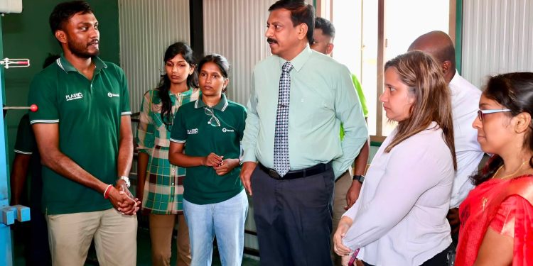 யாழில். பிளாஸ்டிக் கழிவுகளை சேகரிக்கும் மையம் திறப்பு