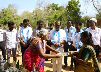 பலாலியில் உத்தியோகப்பூர்வமாக கையளிக்கப்பட்ட வீடுகள்