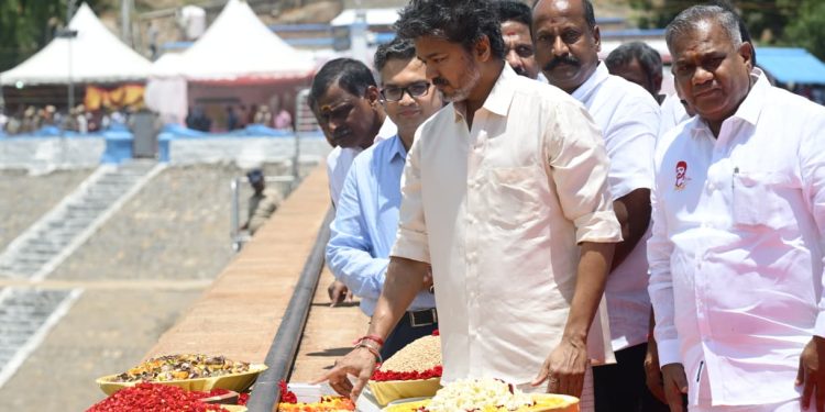 ஸ்டான்லி நீர்த்தேக்கத்தின் வான்கதவுகளை தமிழக முதல்வர் விஜய் இன்று திறந்து வைத்தார்