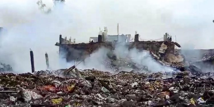 உத்தரப்பிரதேசத்தில் பட்டாசு ஆலை விபத்து: 5 பேர் பலி