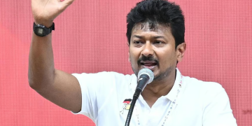 ‘டம்மி முதலமைச்சருக்கு’ இடைத்தேர்தல் மூலம் பாடம் : உதயநிதி ஸ்டாலின்