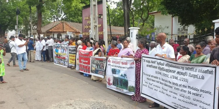 மயிலிட்டியில் தொடரும் போராட்டம்