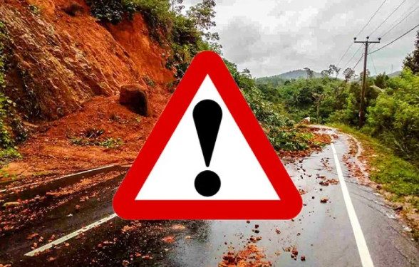 மூன்று மாவட்டங்களுக்கு விடுக்கப்பட்டுள்ள மண்சரிவு எச்சரிக்கை