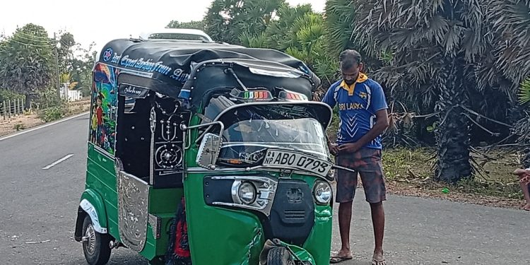 வடமராட்சி கிழக்கில் முச்சக்கர வண்டி விபத்து!