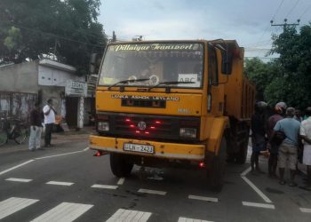 இணுவில் பகுதியில் டிப்பர் மோதி முதியவர் பலி!