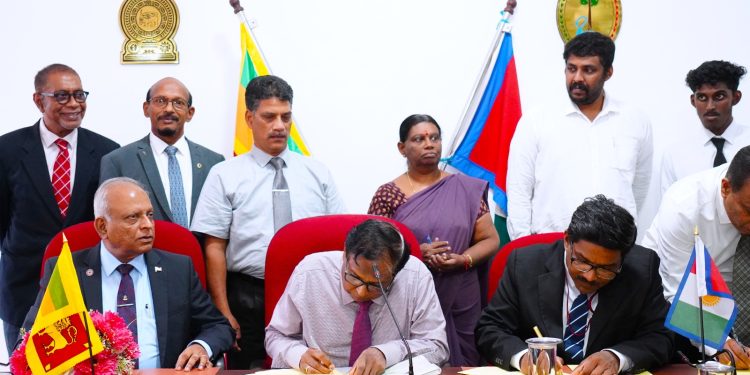 வடக்கில் முதலீட்டாளர்களின் சிக்கல்களைக் குறைக்க முத்தரப்பு ஒப்பந்தம் கைச்சாத்து!
