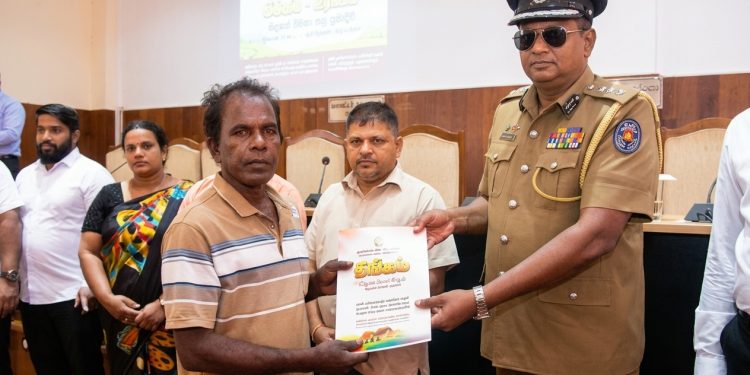 மன்னாரில் 65 குடும்பங்களுக்கு காணி உறுதிப்பத்திரங்கள் வழங்கி வைப்பு