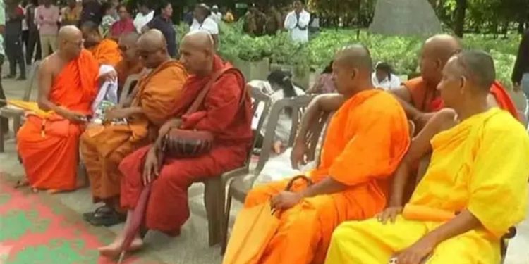 போராட்டக்காரர்களை விஹாரமகாதேவி பூங்காவிலிருந்து வெளியேறுமாறு உத்தரவு