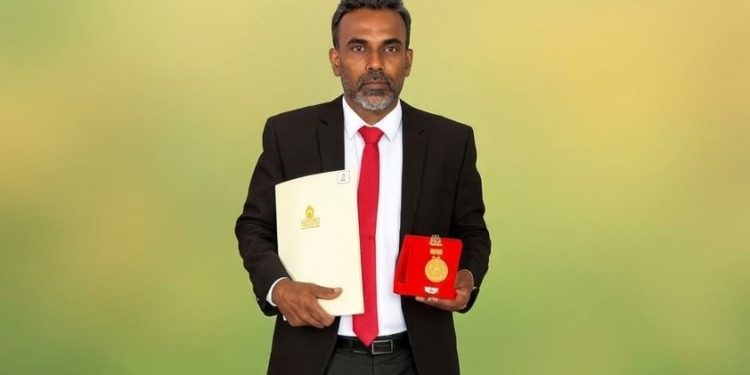 வவுனியா ஆசிரியர் மொஹமட் றியாஸுக்குத் தேசிய விருது!