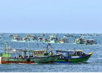 மட்டக்களப்பில் சட்டவிரோத சுருக்கு வலை மீன்பிடிக்கு எதிராக மீனவர்கள் போராட்டம்!